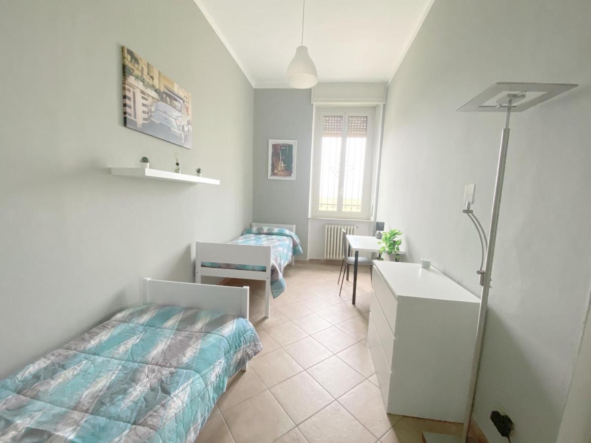 Intero Appartamento Spazioso E Luminoso Con Suite Novara Exterior foto