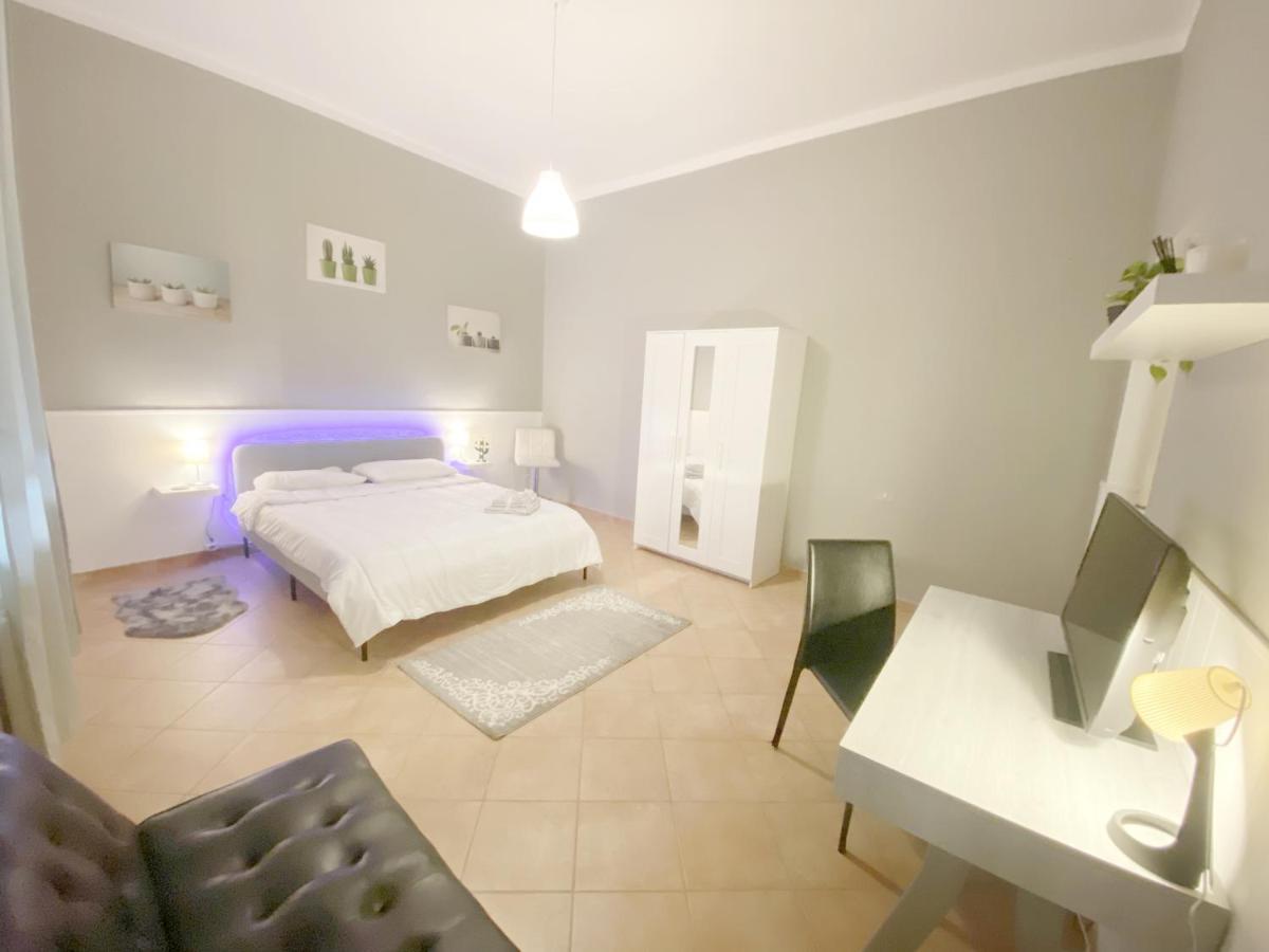 Intero Appartamento Spazioso E Luminoso Con Suite Novara Exterior foto